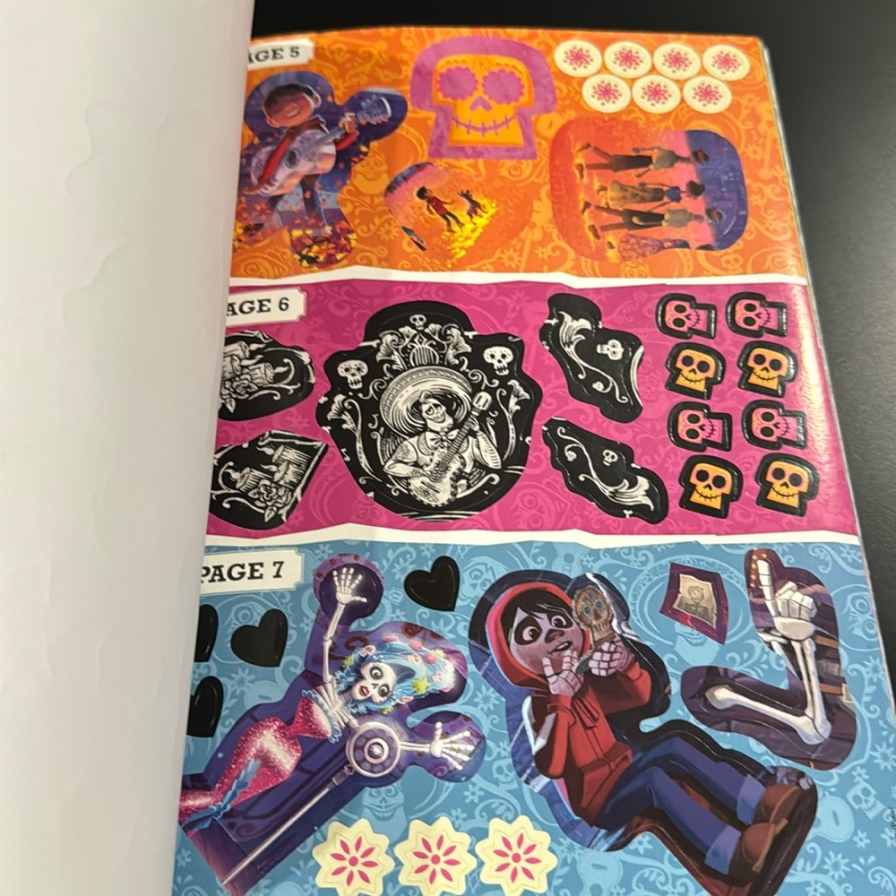 Coco: Friends Forever - Colouring & Activity Book - Picture 4 of 10